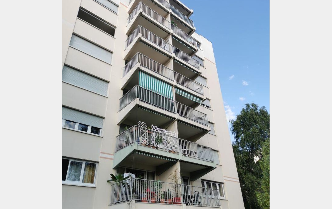 Annonces CULLY : Apartment | SAINTE-FOY-LES-LYON (69110) | 61 m2 | 189 000 € 