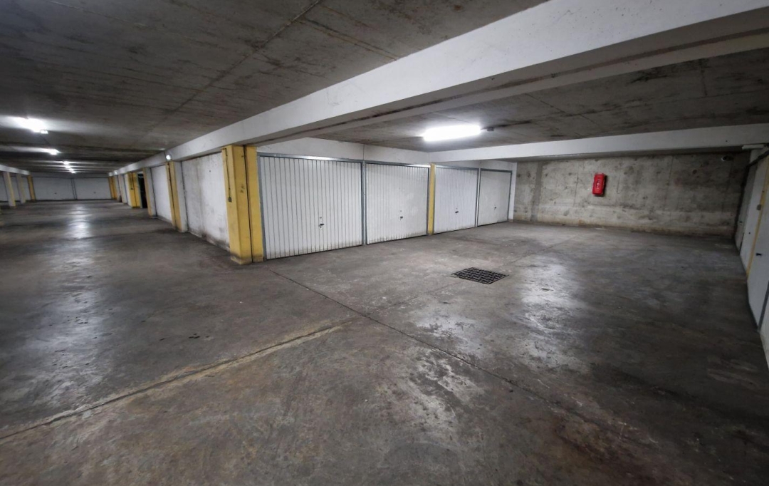 Annonces CULLY : Garage / Parking | VILLEURBANNE (69100) | 13 m2 | 21 000 € 